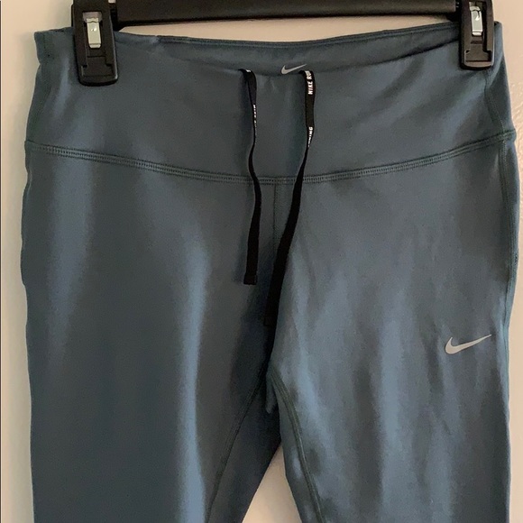 Nike Pants - Nike green Capri leggings